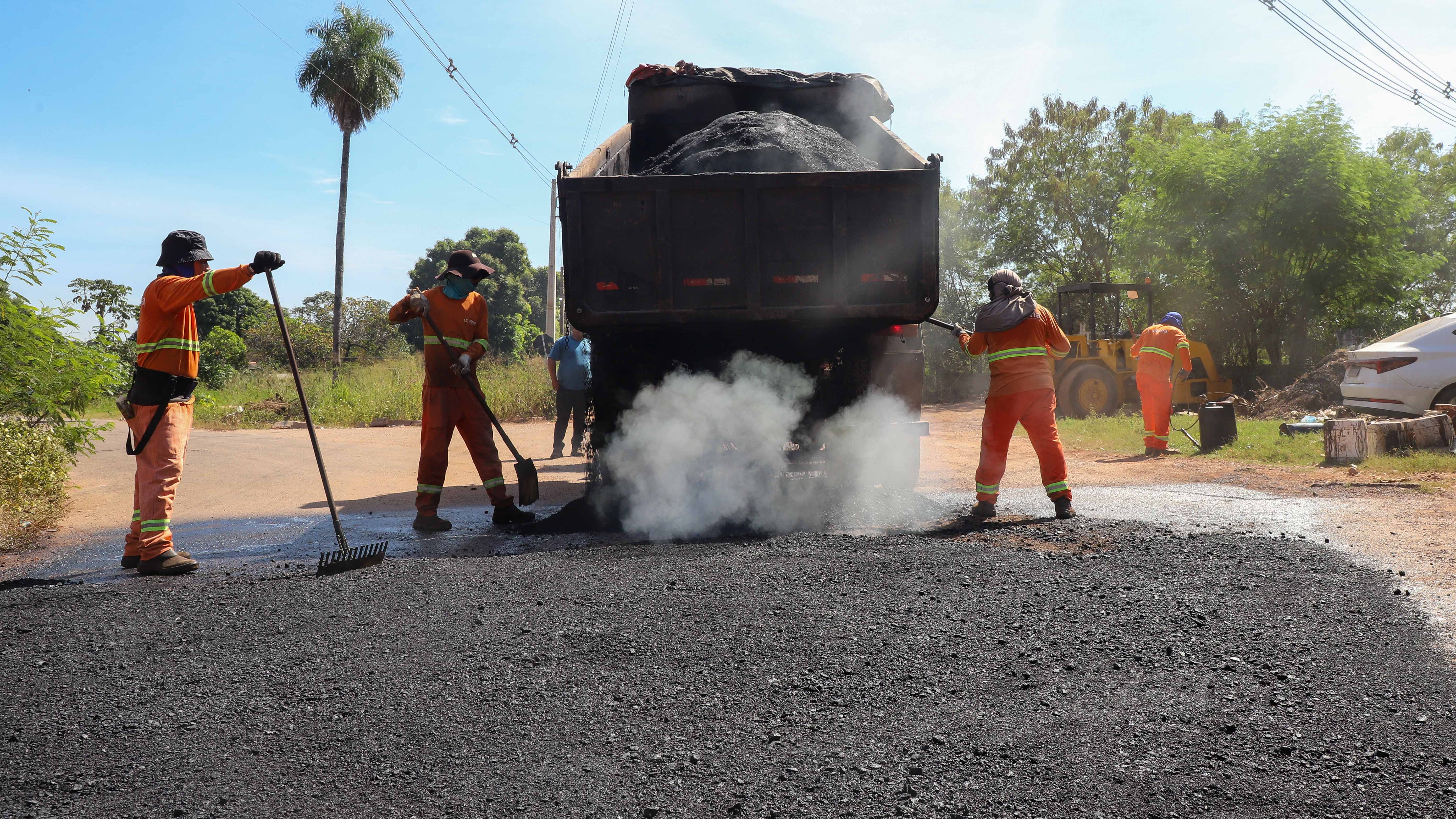 Várzea Grande intensifica recuperação viária e leva operação tapa-buracos a quatro bairros