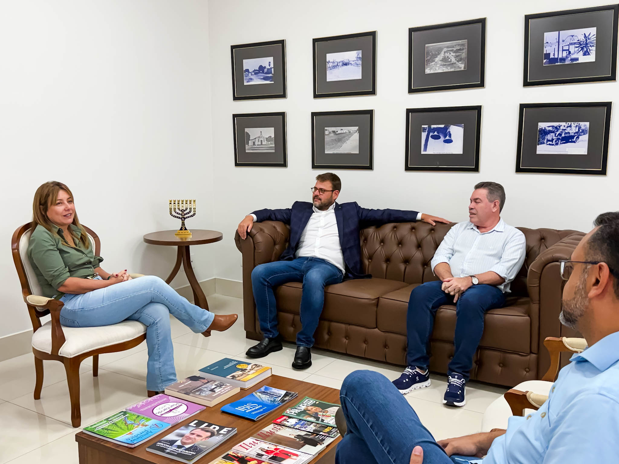 Prefeita Flávia Moretti faz balanço de ações durante visita de ministro interino