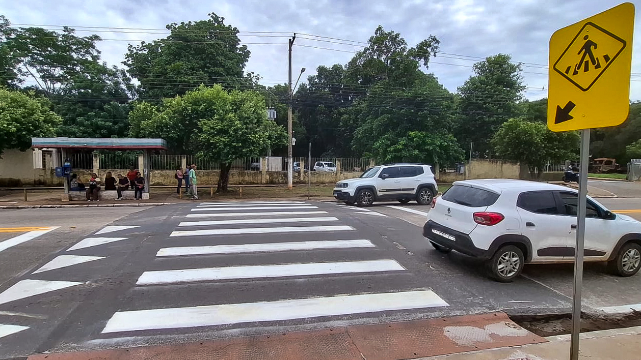 Prefeitura reforça sinalização em 23 bairros e conclui revitalização completa da Avenida Dom Orlando Chaves