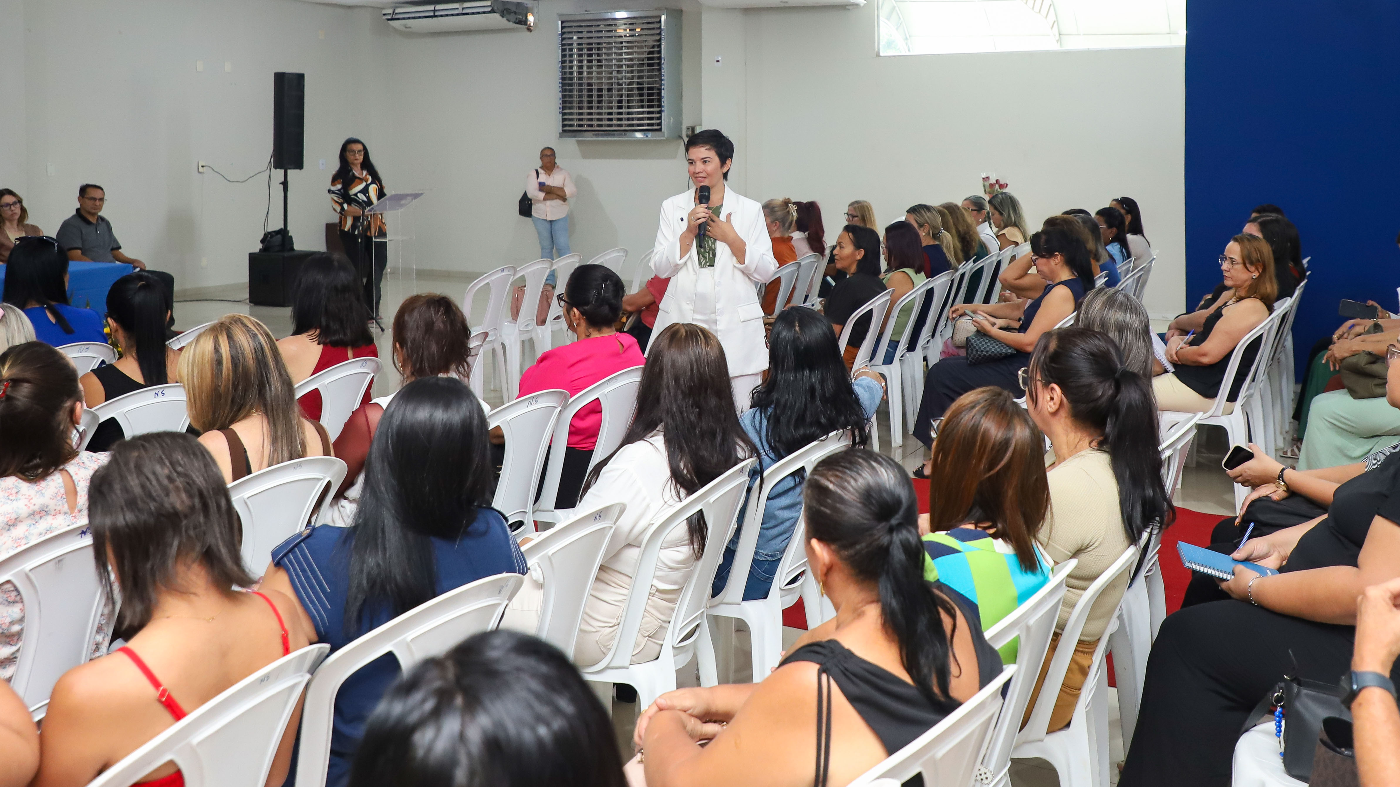 Secretária de Educação homenageia pedagogos e destaca papel transformador da profissão