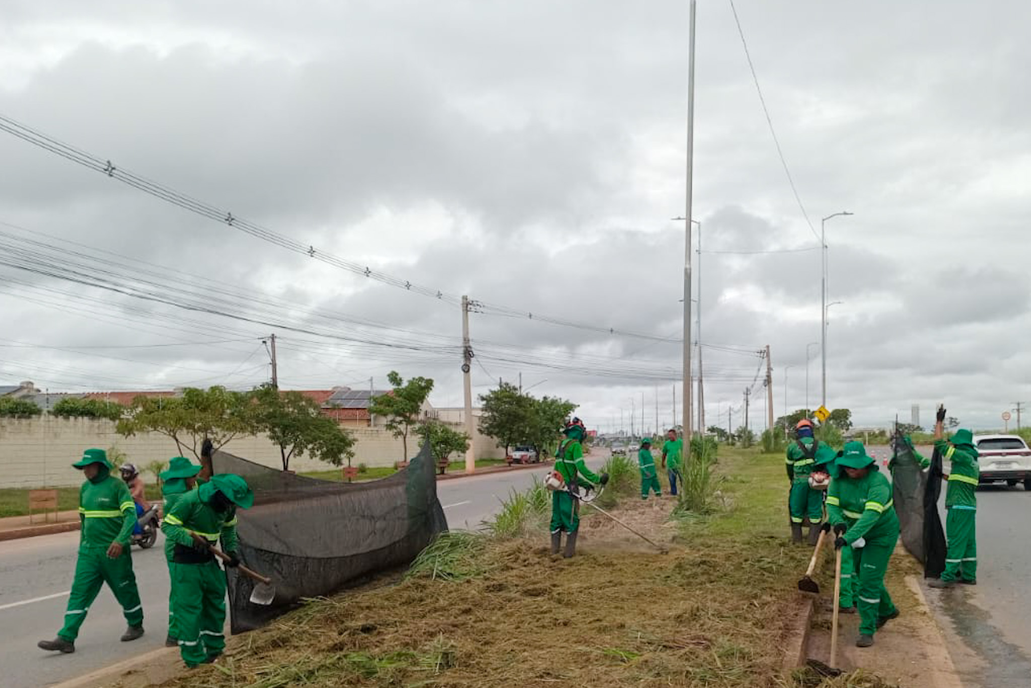 Rodovia Mário Andreazza recebe mutirão de limpeza e sinalização
