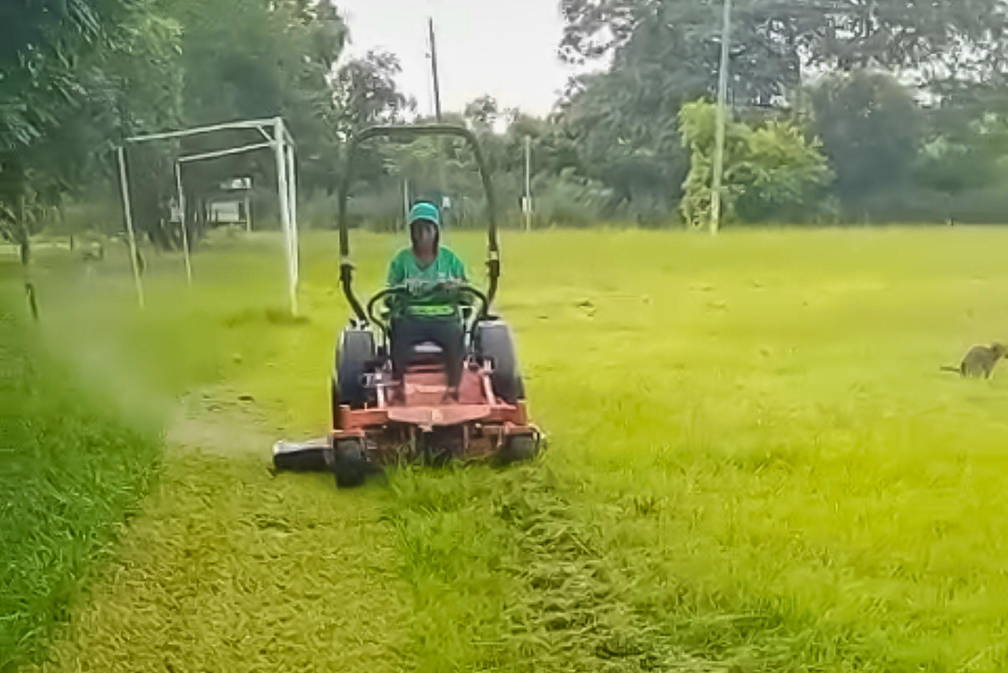 Limpeza do campo Arena Corinthians reforça compromisso com lazer e qualidade de vida em Várzea Grande