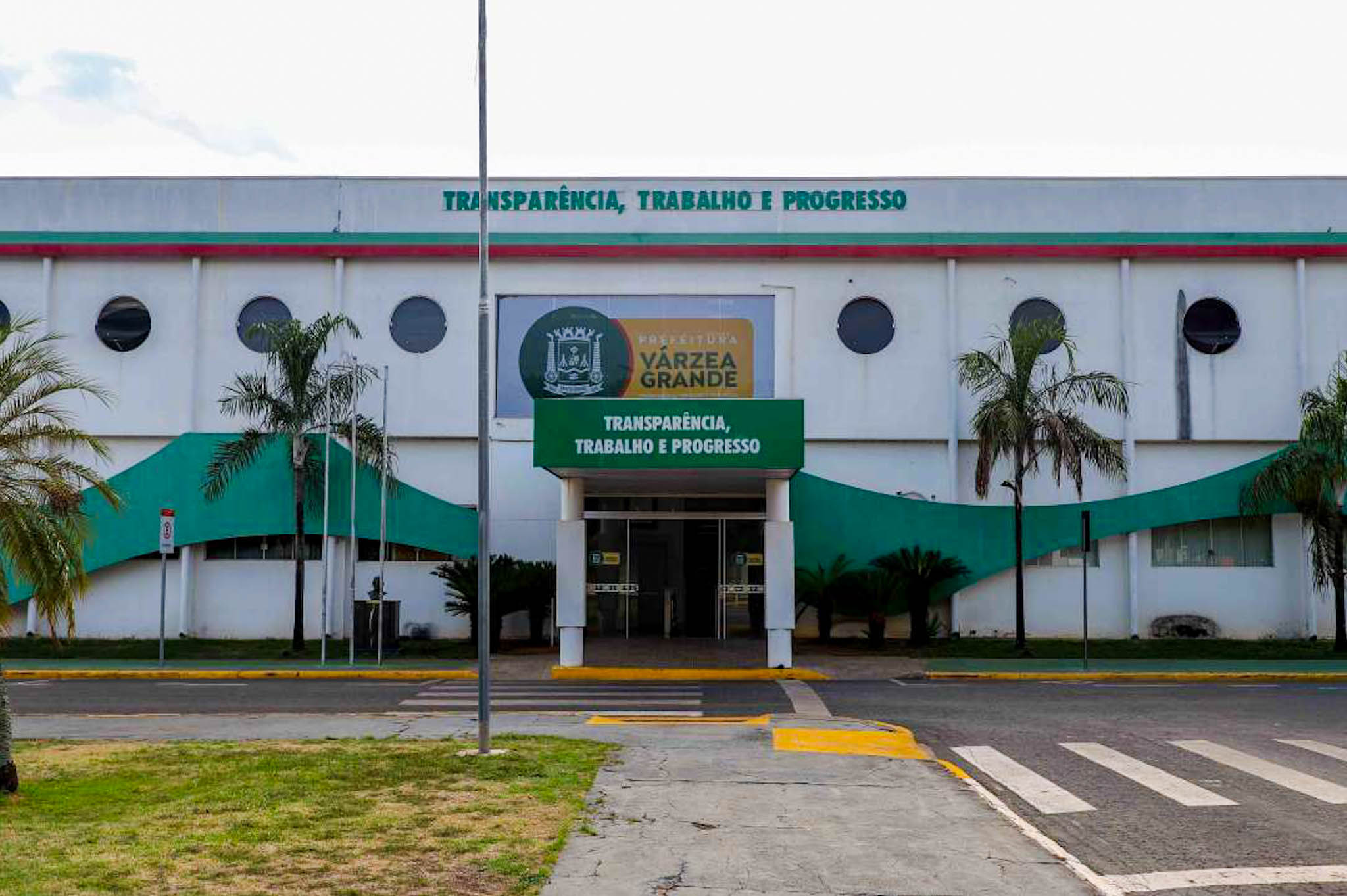   Prefeitura protocola cinco novos Planos de Carreiras, Cargos e Salários do serviço público