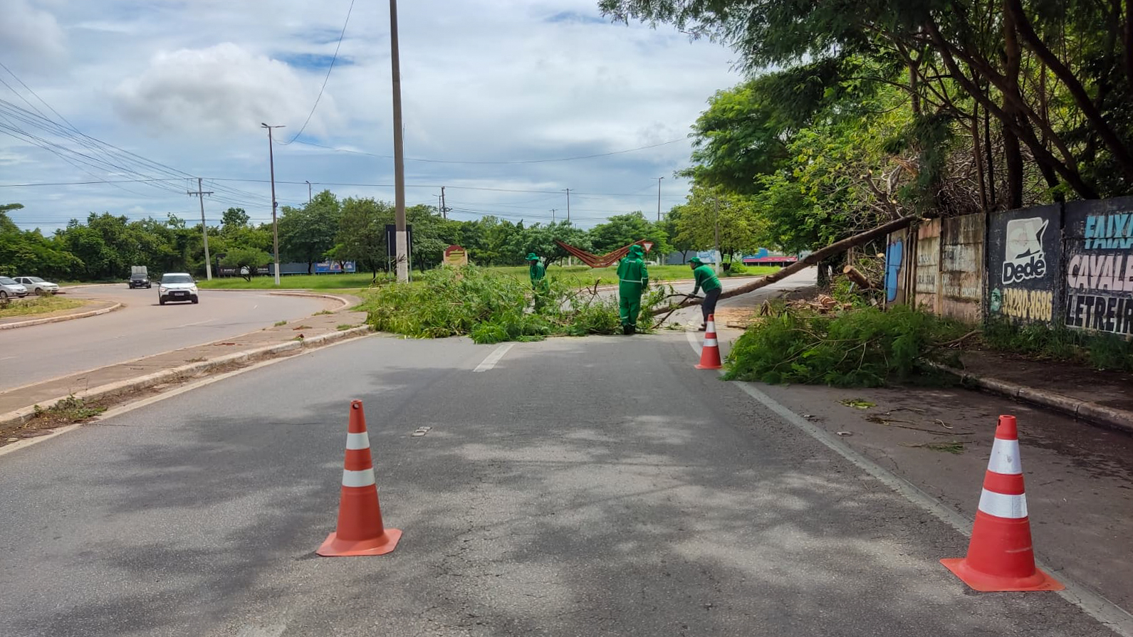 Equipes de zeladoria intensificam ações por bairros e regiões da cidade