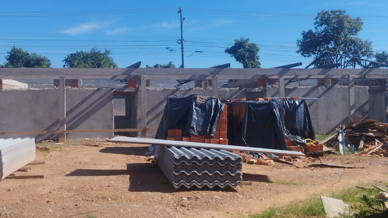 Equipe técnica avalia in loco execução de obras em unidades municipais   